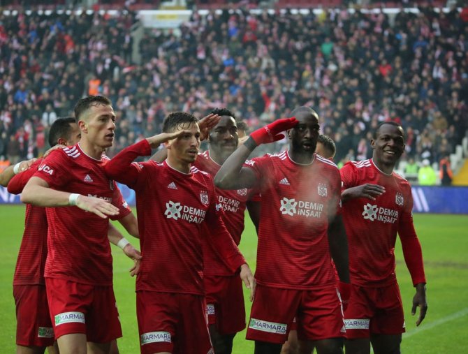Sivasspor Ligin İlk Devresini Lider Tamamladı