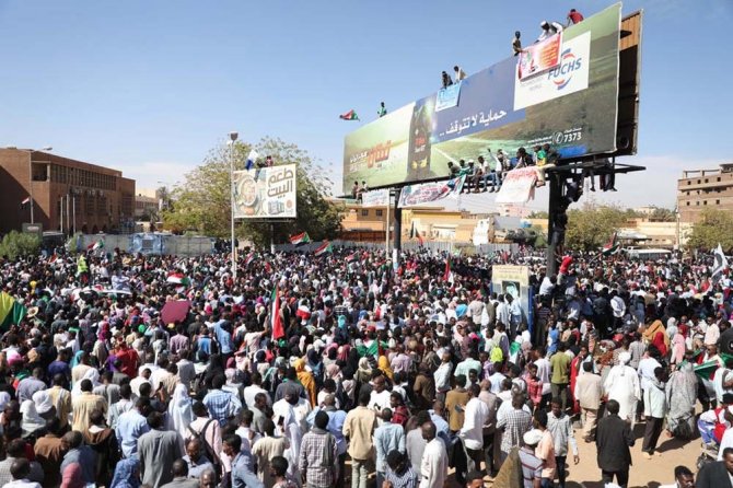 Göstericinin Öldürülmesiyle Bağlantılı 27 Güvenlik Gücüne İdam Cezası