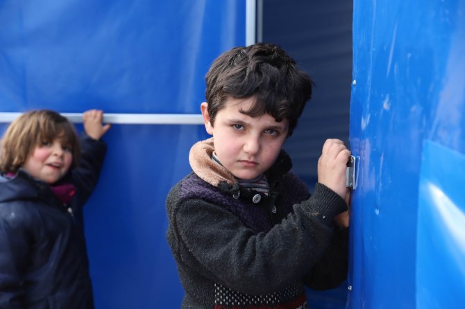 Türkiye Sınırı Yakınlarına Göç Eden Sivillere Yardım Eli