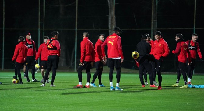 Göztepe’de Antalya Kampı Başladı