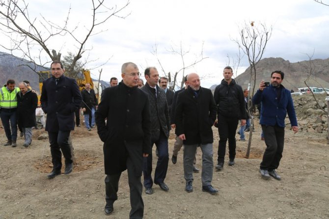 Artvin Valisi Doruk Yusufeli Yeni Yerleşim Yerinde Fidan Dikti