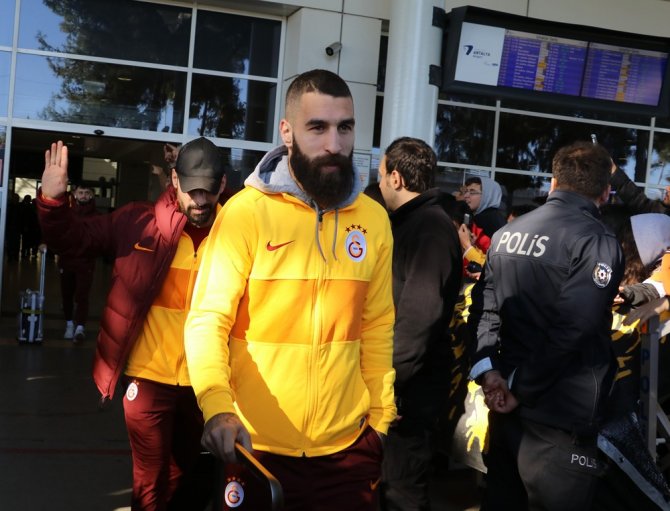 Galatasaray Kafilesi İkinci Yarı Hazırlıkları İçin Antalya’ya Geldi