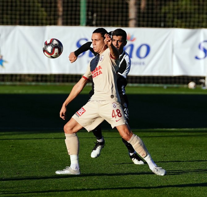Galatasaray İlk Hazırlık Maçında Galip Geldi