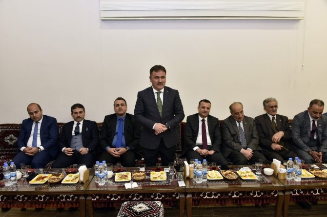 Gümüşhane’de Mülki Amirler Ve Gazeteciler Buluştu