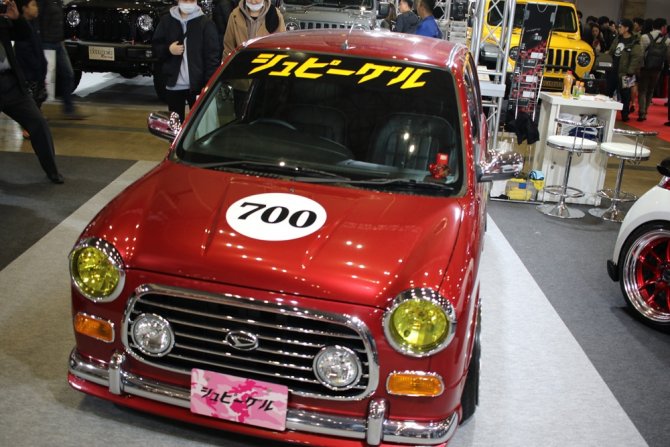 Tokyo’daki Modifiye Araç Fuarında Yüzlerce Araç Görücüye Çıktı