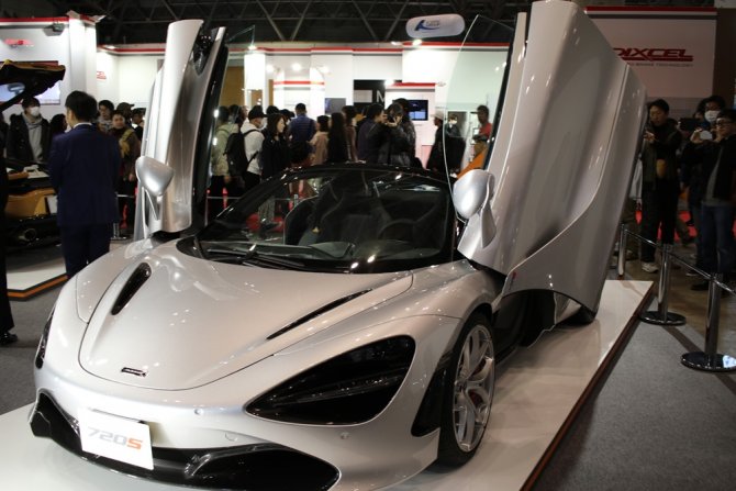 Tokyo’daki Modifiye Araç Fuarında Yüzlerce Araç Görücüye Çıktı