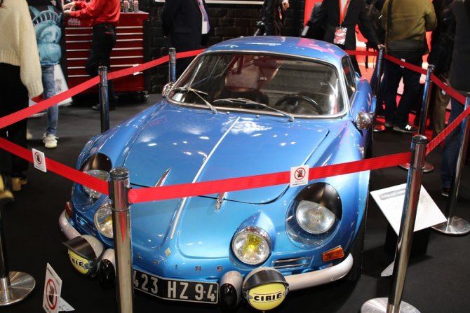 Tokyo’daki Modifiye Araç Fuarında Yüzlerce Araç Görücüye Çıktı