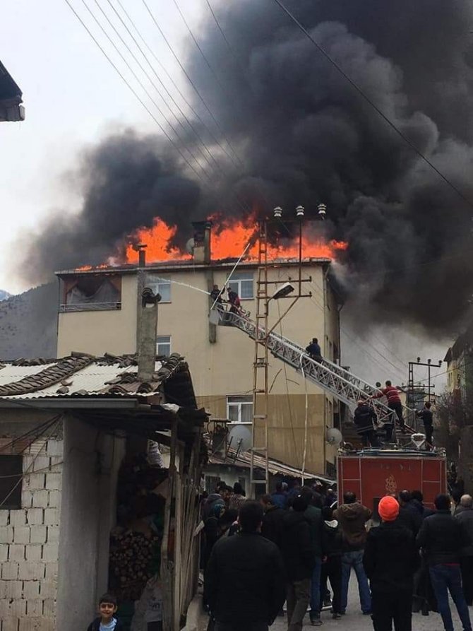 Artvin’de Çatı Yangını