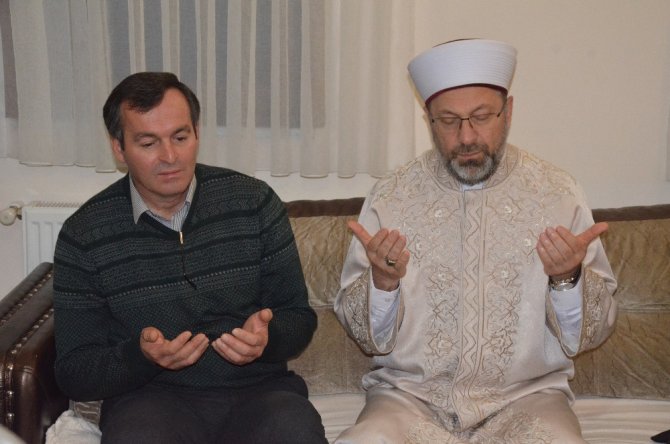 Diyanet İşleri Başkanı Ali Erbaş, Ceren Özdemir’in Ailesine Taziye Ziyaretinde Bulundu