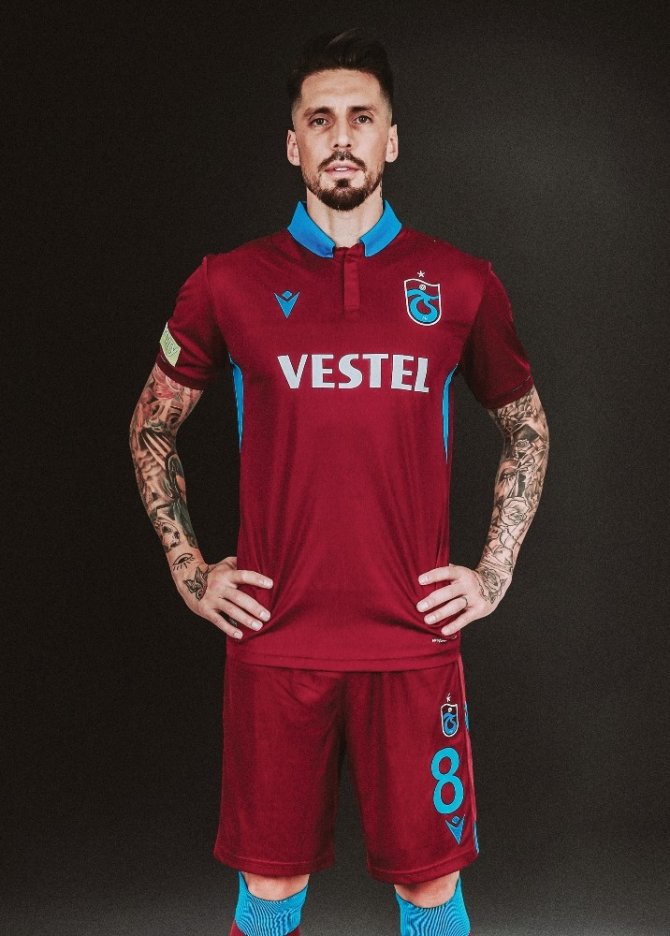 Trabzonspor Kaptanı Jose Sosa: "Adınız Trabzonspor İse Hedefiniz Zirvedir"