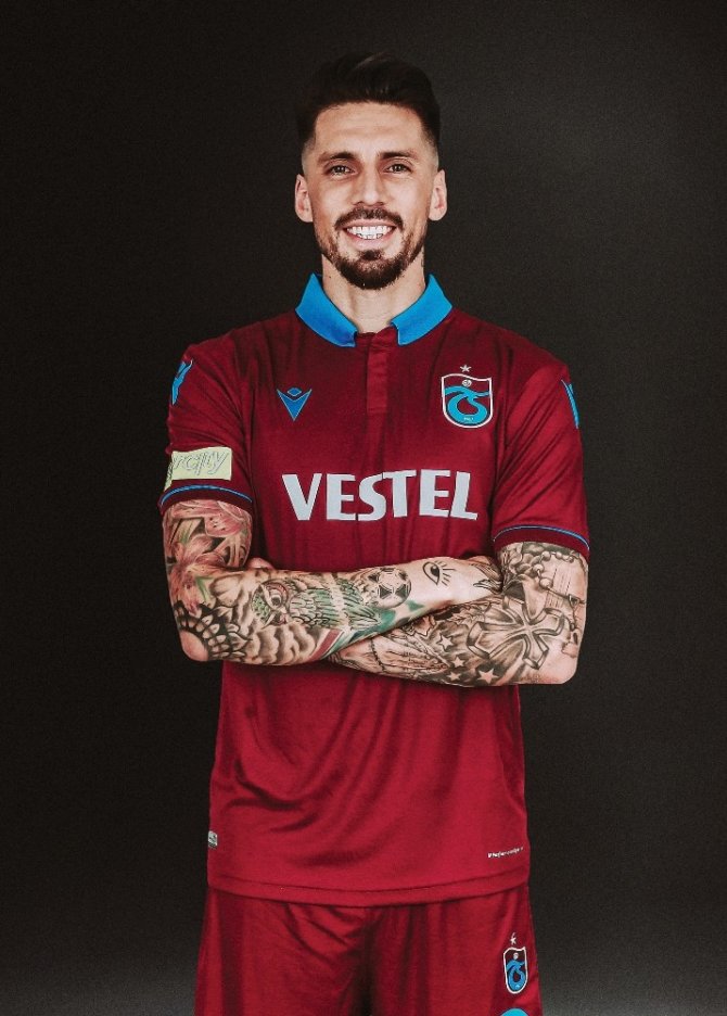 Trabzonspor Kaptanı Jose Sosa: "Adınız Trabzonspor İse Hedefiniz Zirvedir"
