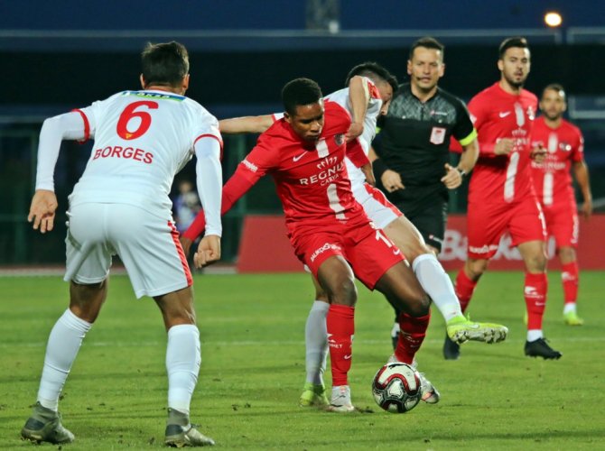 Antalyaspor Sahasında Göztepe’yi Mağlup Etti