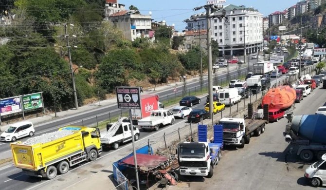 Trabzon’da Kamyoncu Ve Nakliyeciler Sorunlarına Çözüm Bekliyor