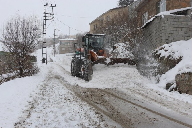 Bitlis’te 257 Köy Yolu Ulaşıma Kapandı