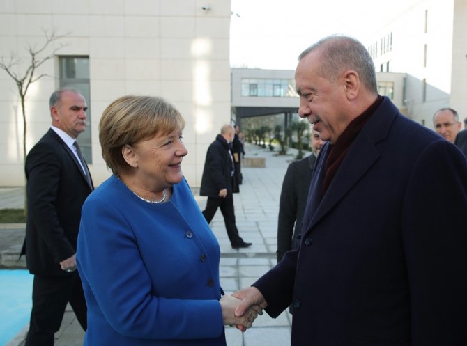 Almanya Başbakanı Merkel’den Türkiye’ye Teşekkür