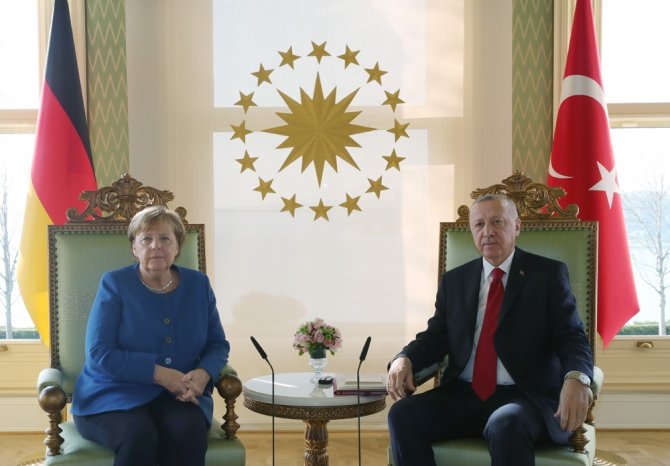 Cumhurbaşkanı Erdoğan İle Merkel’in Görüşmesi Başladı