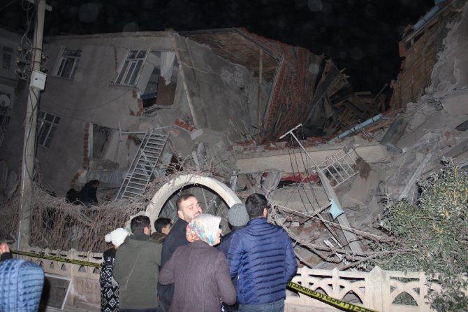 İstanbul Vali Yerlikaya’dan Elazığ Depremine İlişkin Açıklama