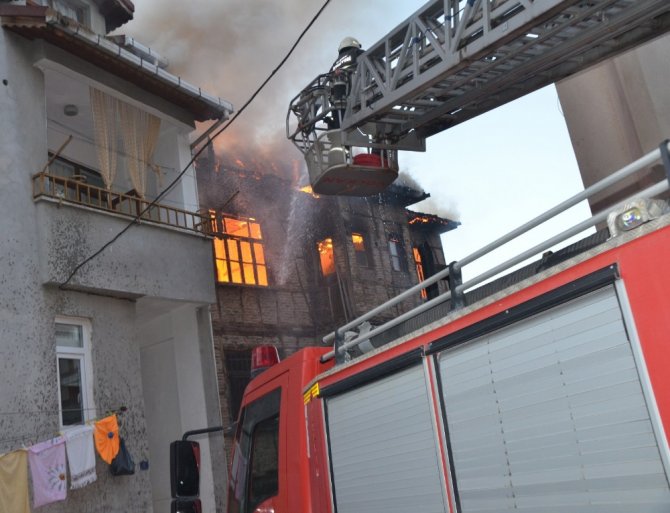 Ordu’da Korkutan Yangın: Bina Alev Alev Yandı