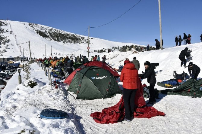 Dağcılar Zigana Dağında Kamp Kurdu