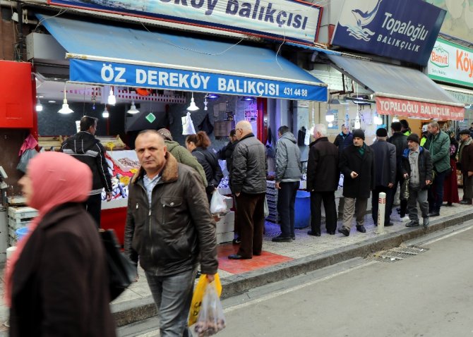 Fiyatı Düşen Hamsiye Hücum