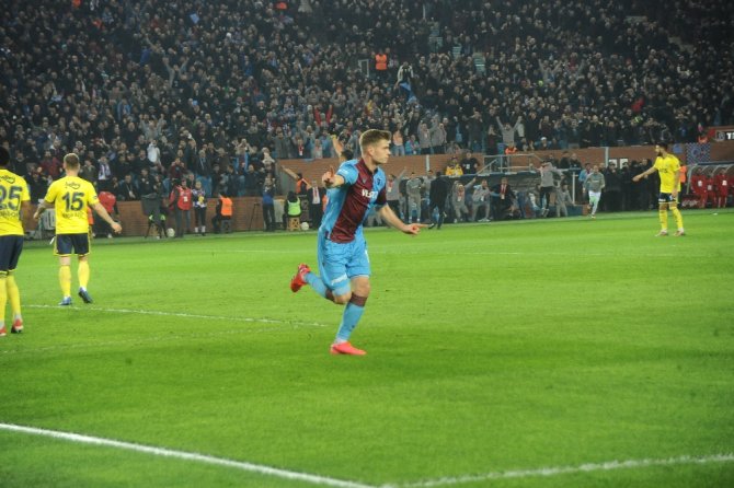 İlk Yarıyı Trabzonspor Üstün Bitirdi