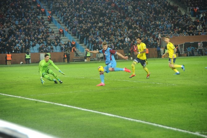 İlk Yarıyı Trabzonspor Üstün Bitirdi