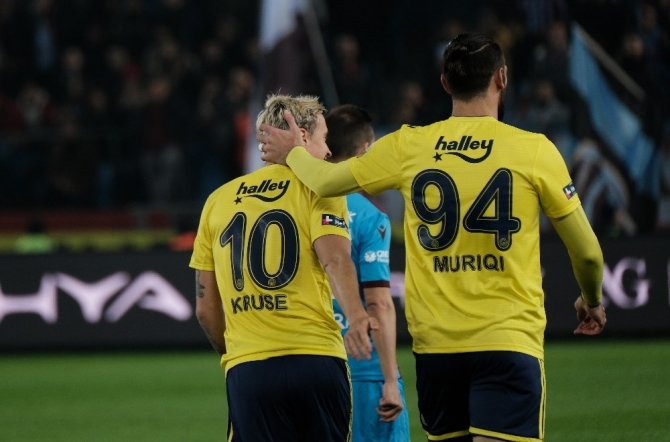 Süper Lig: Trabzonspor: 2 - Fenerbahçe: 1 (İlk Yarı)