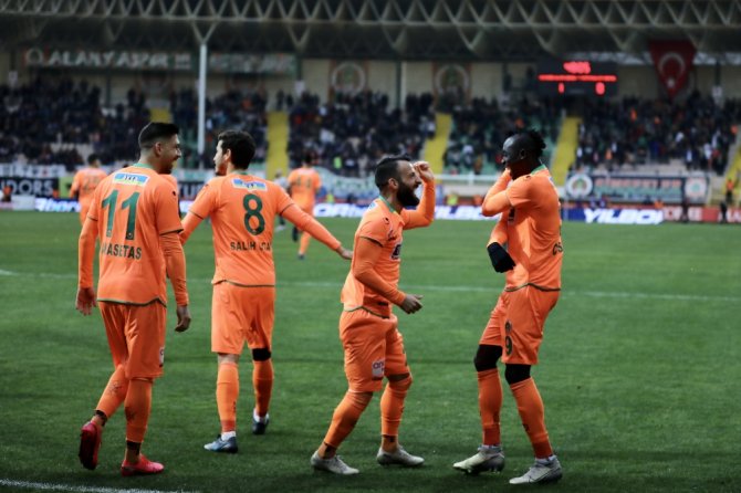 Süper Lig: Alanyaspor: 2 - Yeni Malatyaspor: 1 (Maç Sonucu)
