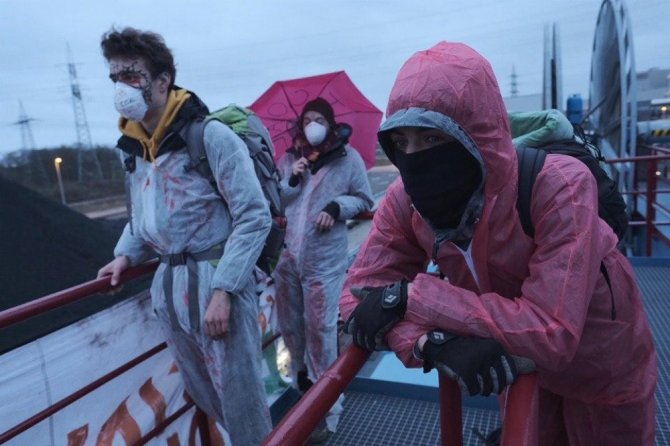 Almanya’da Çevreciler, Elektrik Santralini İşgal Etti