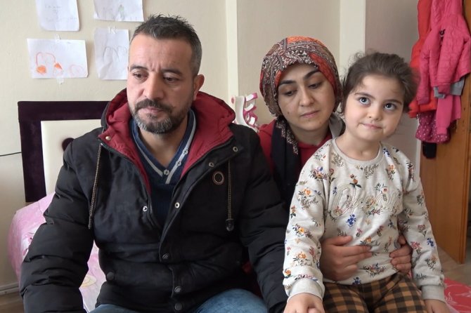 5 Yaşındaki Esin Yürümek İçin Yardım Bekliyor
