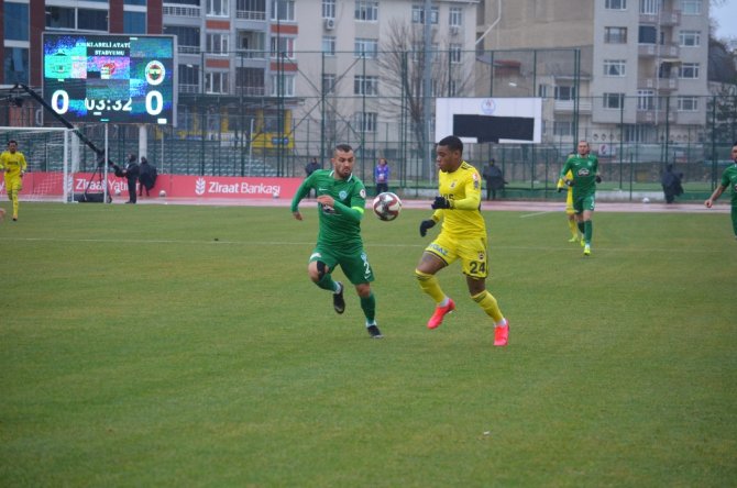 İlk Yarı Fenerbahçe’nin Üstünlüğüyle Bitti
