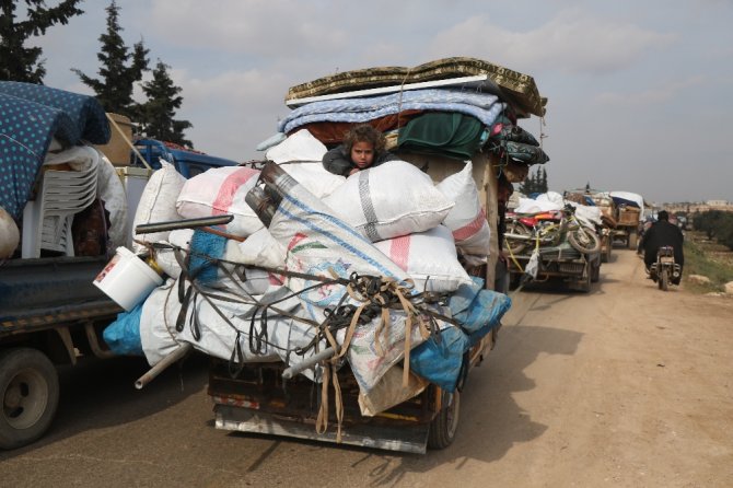 561 İnsani Yardım Tırı İdlip’e Ulaştı