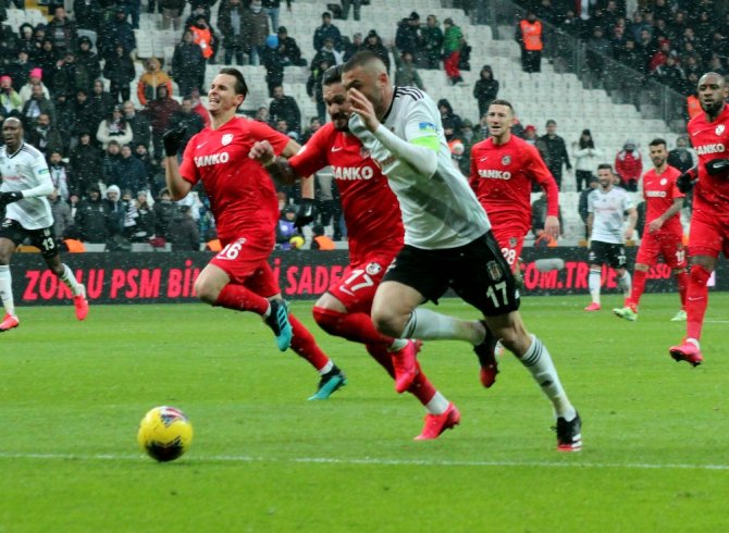 İlk Yarı Golsüz Bitti