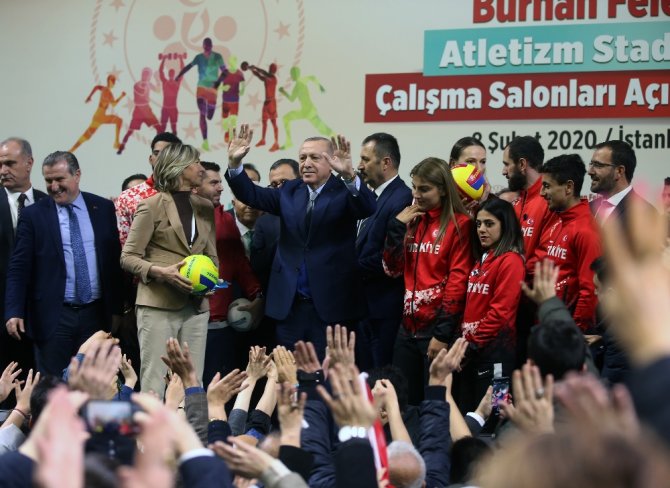 Cumhurbaşkanı Erdoğan, Burhan Felek Atletizm Pisti’ni Açtı