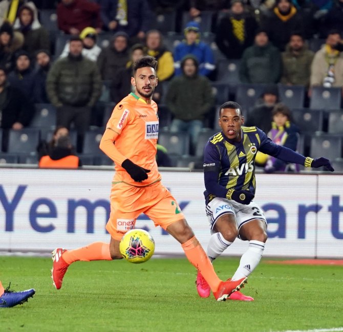 İlk Yarıda Tek Gol Var