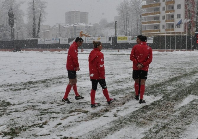 Hekimoğlu Trabzon-kırklarelispor Maçı Kar Yağışı Nedeniyle İptal Edildi