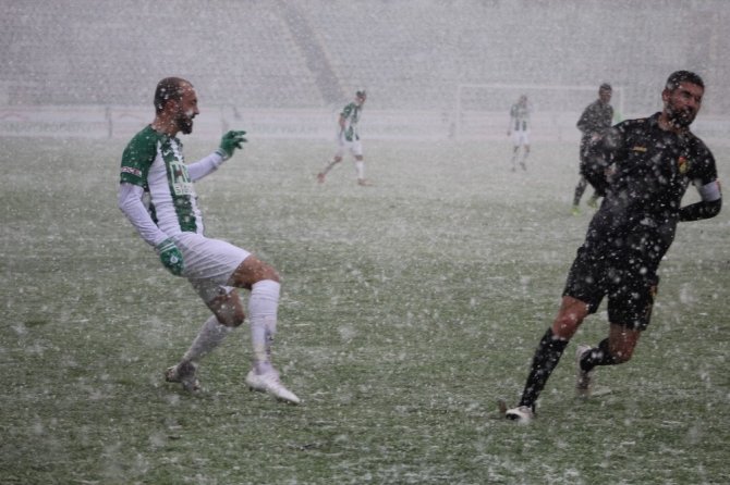 Giresunspor- İstanbulspor Maçı Kar Yağışı Nedeniyle Yarıda Kaldı
