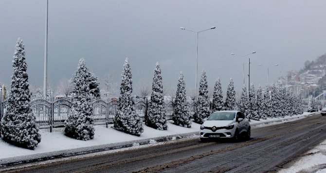 Giresun Merkeze 4 Yıl Sonra Kar Yağdı