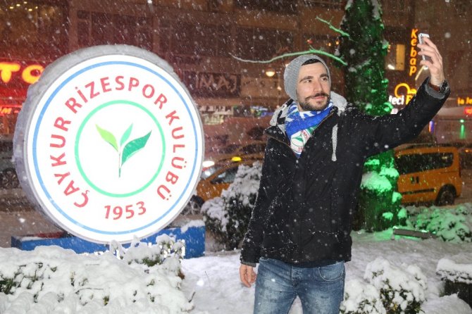 Rize’de Beyaz Çile Eğlenceye Döndü