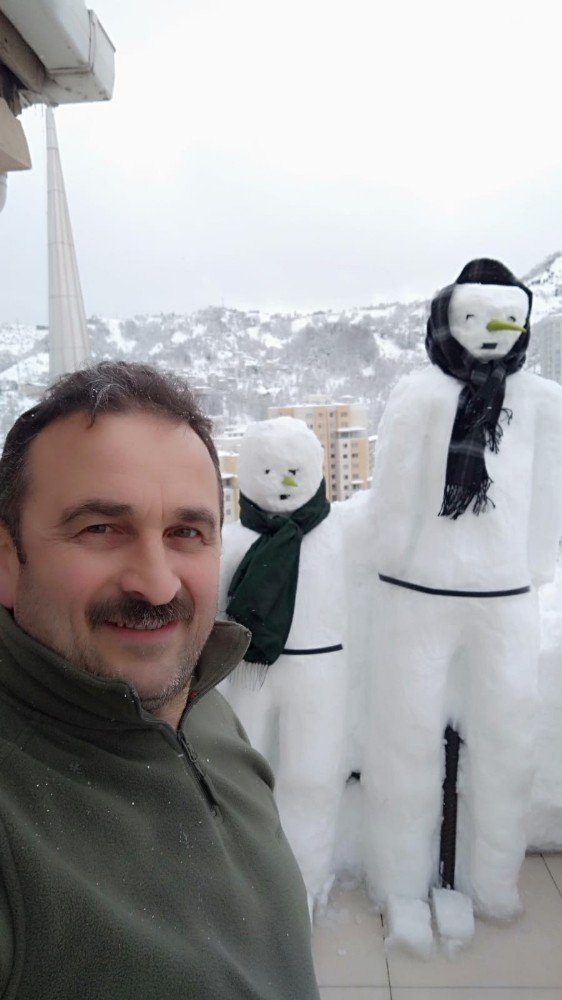 Rizeli Halil Kazdal 8. Katta Kardan Adam Yaptı