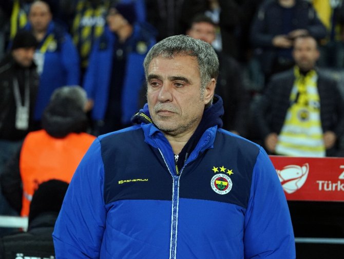 İlk Yarı Sessiz Bitti