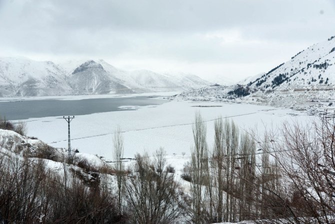 Yüzen Adalar Buz Kesti