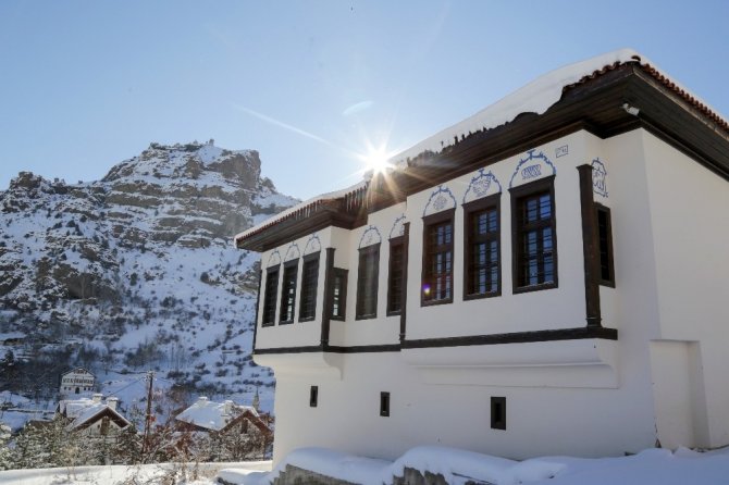 Tarihi Kent Beyaza Büründü