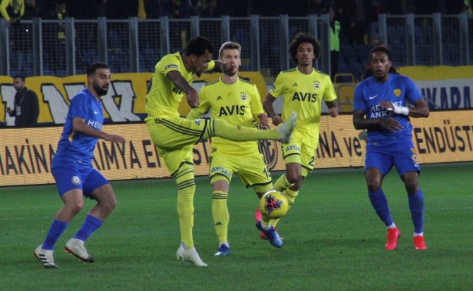 İlk Yarı Ankaragücü’nün Üstünlüğüyle Bitti