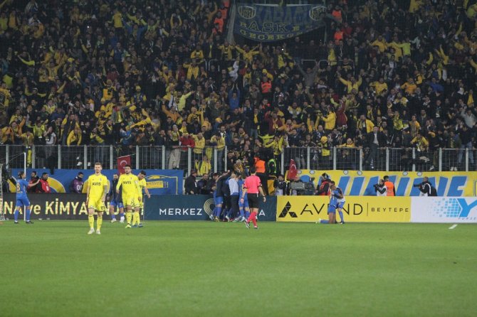 Fenerbahçe Deplasmanda Kaybetti