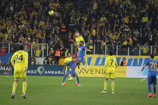 Fenerbahçe Deplasmanda Kaybetti