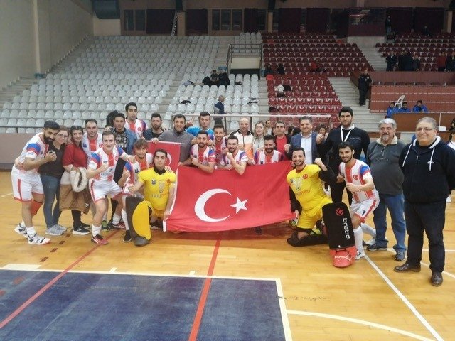 Hokeyde Avrupa Şampiyonluk Kupasına Son Adım