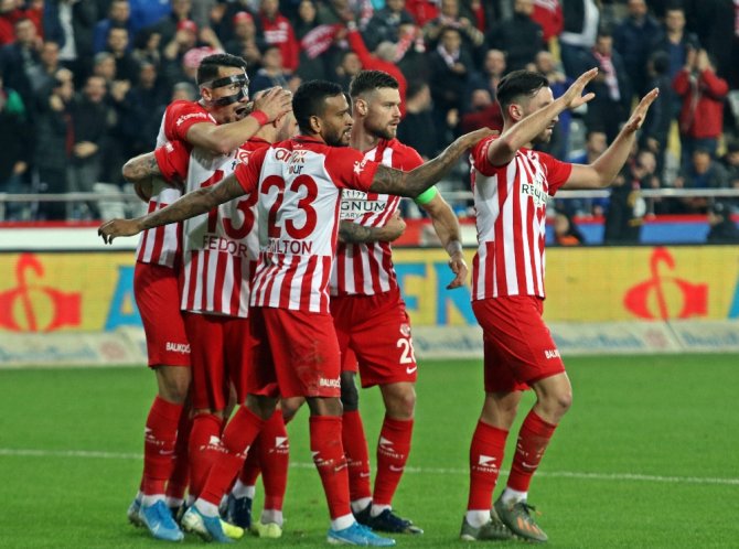 Süper Lig: Antalyaspor: 3 - Kasımpaşa: 1 (Maç Sonucu)