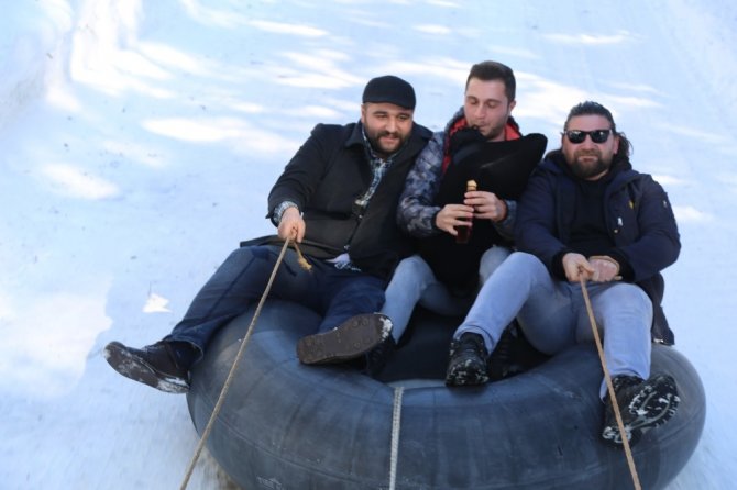 Artvin’de Şambrel Üzerinde Tulum Keyfi