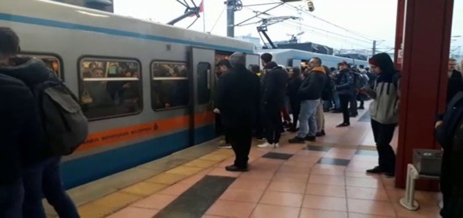 İstanbul’da Metro Seferlerinde Aksama